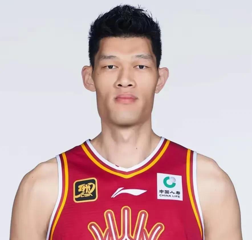 青岛队欲签下葛昭宝，媒体人:不如追求张明池，原因有二:
1.性价比差距太大。
2