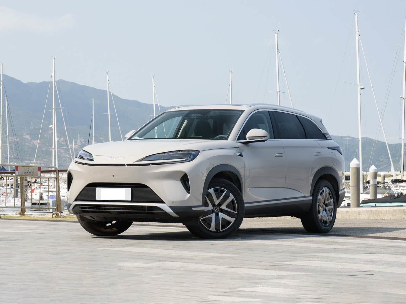 比亚迪版“卡宴”上市！定位插混中型SUV，配激光雷达+车载无