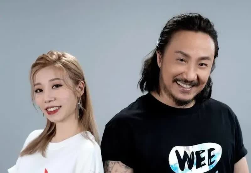 有钱人不愁结婚，更不在乎离婚……
54岁的郑中基第二次离婚了，跟前任阿sa 的