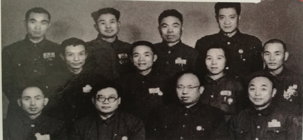 1949年，罗荣桓领衔，第四野战军代表团参加第一届政协会议。看见李天佑了，看见罗