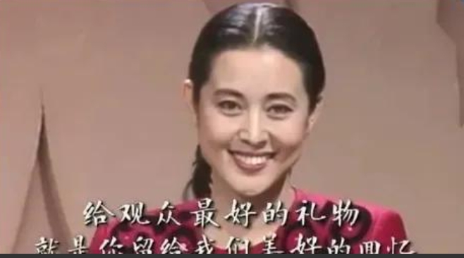 有一次，鲁豫问陈红：“你知道倪萍在她的书里，是怎么说你们的吗？”陈红毫不在意地说