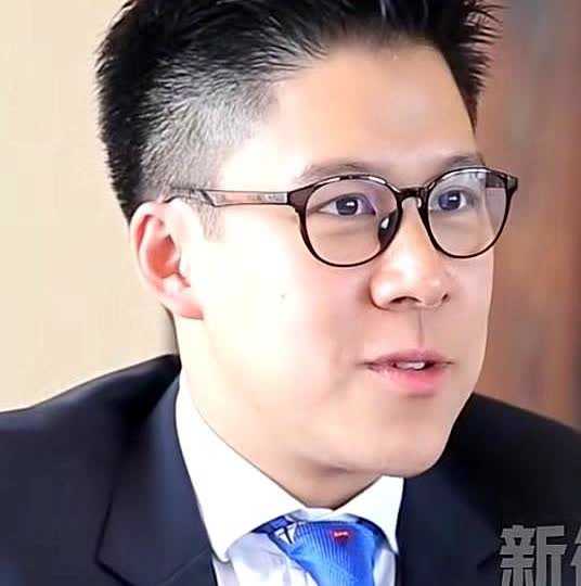 霍启刚说：晶晶一个人来到香港很不容易，她从不去奢侈品店买东西，最怕的就是去米其林