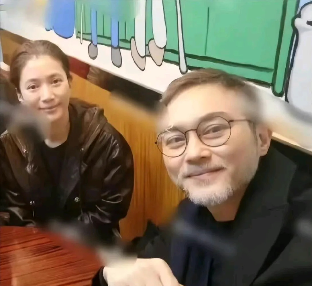 明星夫妻真实自拍像六十











天呐！不敢相信！张智霖和袁咏仪的自