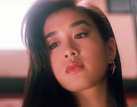 1994年，李连杰拍了《中南海保镖》，其中有一场和钟丽缇的吻戏，钟丽缇非常配合，