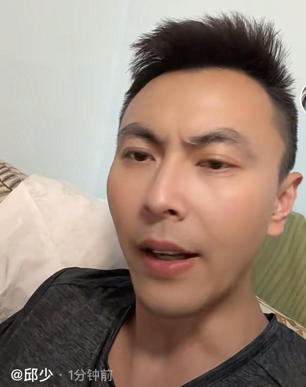 上海海港知名球迷邱少痛批了上海申花队在第一场亚冠比赛中的表现。面对江原，上海申花