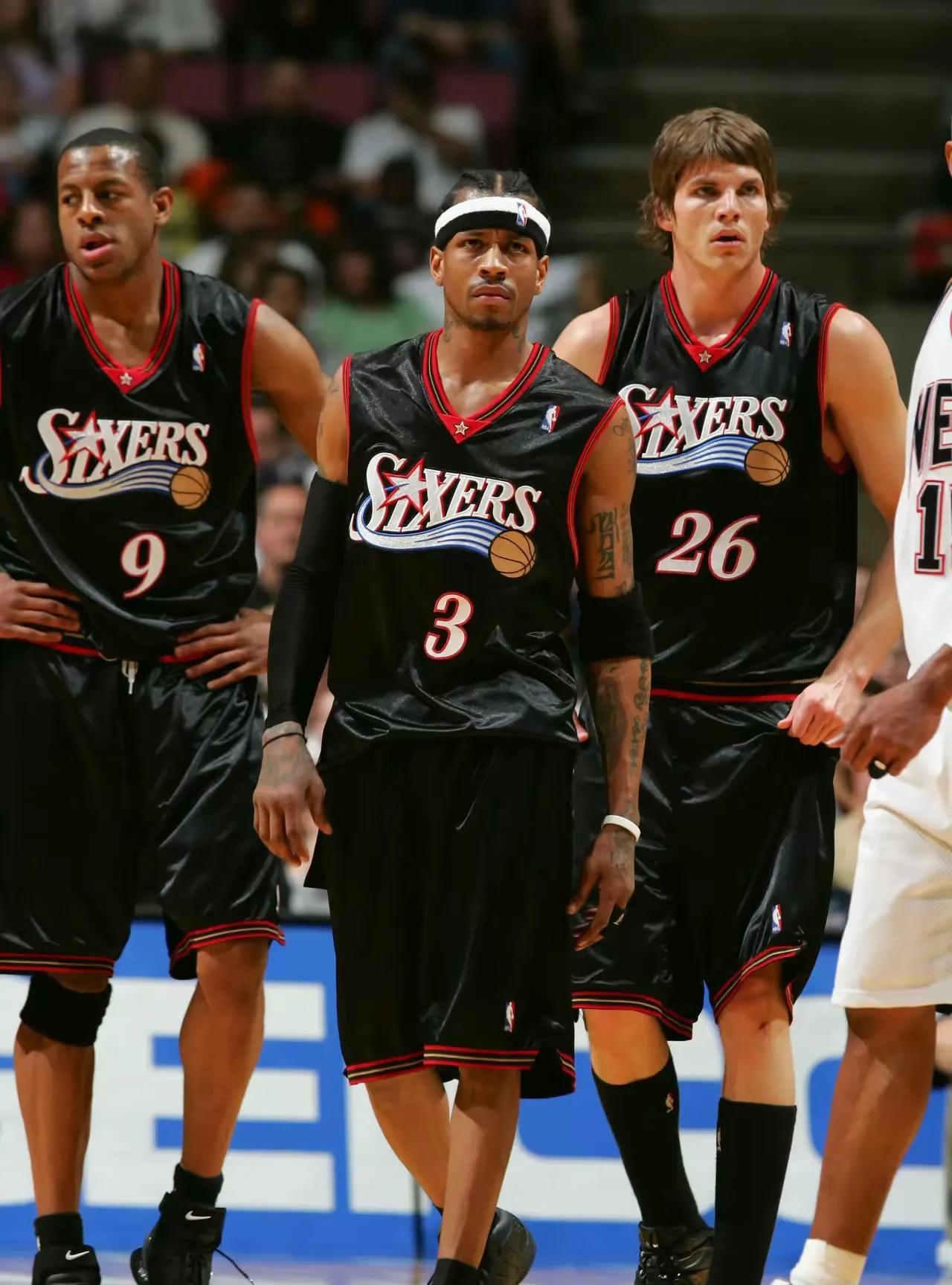 图中三人：一个控球技术号称NBA历史以来第一、一个放弃球队老大不当甘愿做绿叶、一