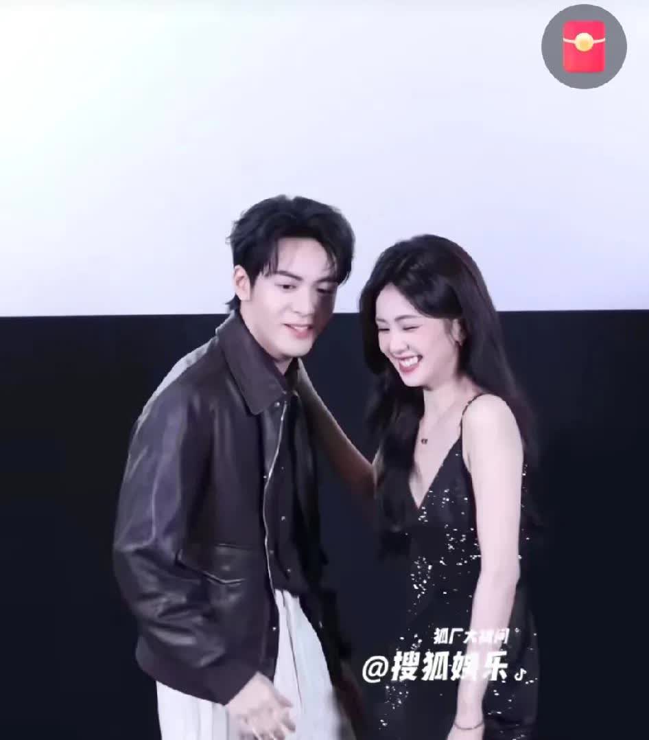 白鹿曾舜晞一起
感觉他俩在为剧宣传
为何给人感觉
他俩一起更合适
演一部