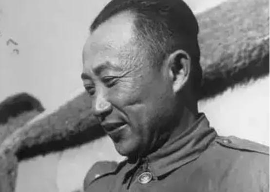 1950年，李弥派人给金三角地区的土司们送信，提出要设宴款待他们。当时，很多国民