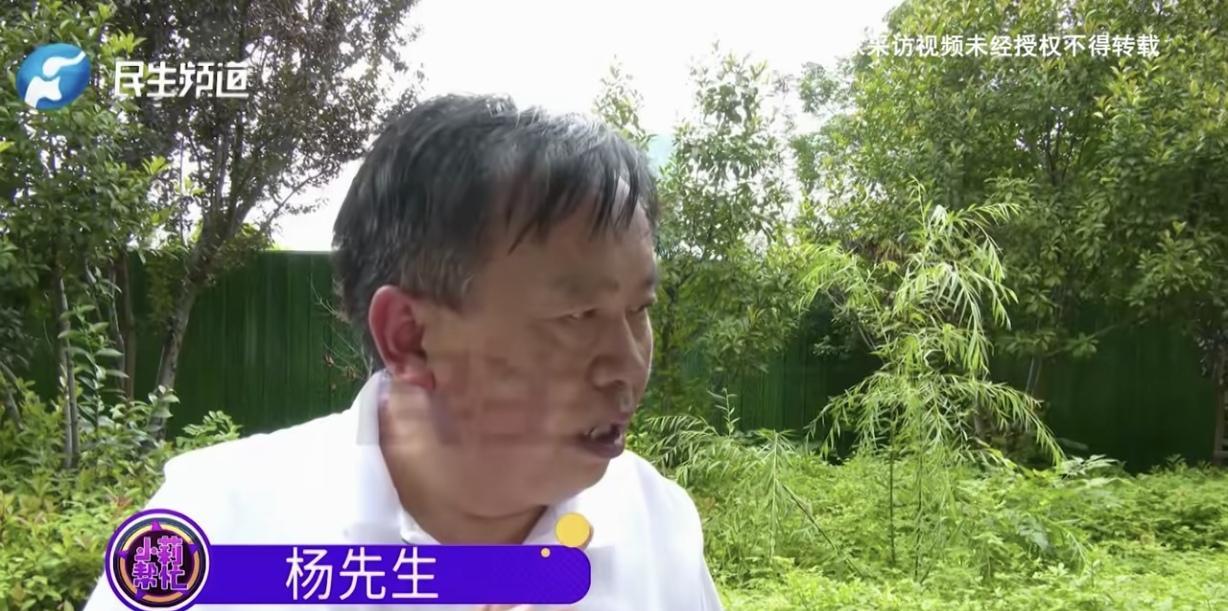 河南商丘，一男子2013年-2018年，跟亲大哥借了8次钱，打了8张欠条，一共是