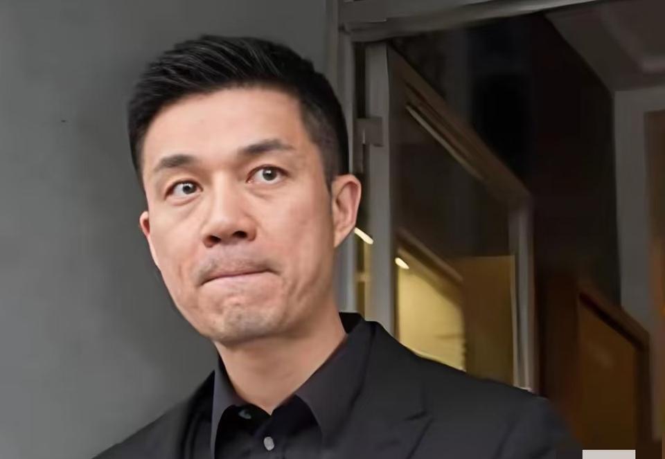 葛斯齐直播时有网友问他，许雅钧是不是在外面有个儿子。
葛斯齐说你就看看她和许雅钧