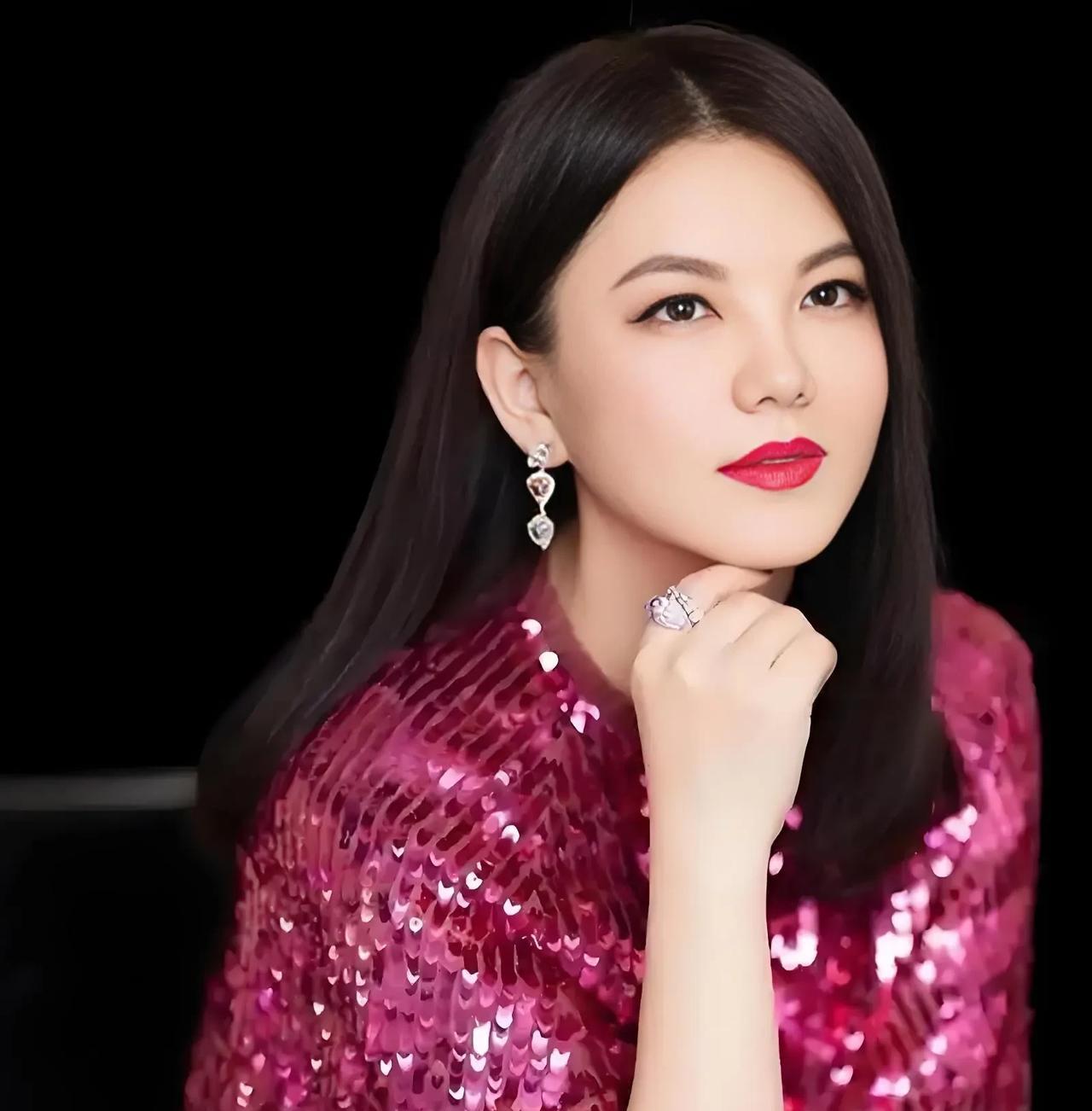 李湘说，你们认为不靠谱的，我可能觉得很精彩，只要我觉得开心，您呢，随便。
李湘是
