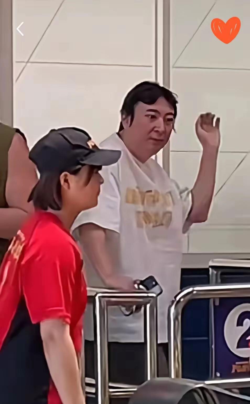 王思聪帅吗？貌似和帅不沾边。可人家女朋友是换了一个又一个。
为啥？人家出生在有钱