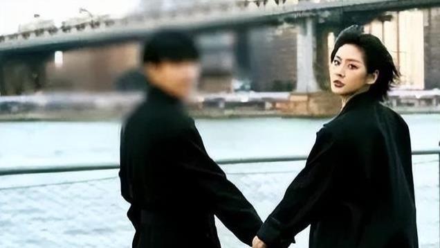 死磕了？李镇浩曝长音频：金赛纶结过婚，还为男友打胎，曝亲密照