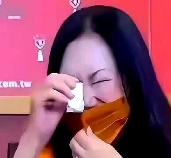 “真是没想到一个端午，汪徐两家又上演了一出暗斗。”

汪小菲这回可算让网友们开了