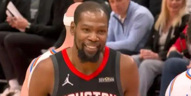 中立球迷评价一下杜兰特
杜兰特现在的风评闹成这样有很多原因，我不是黑子就不提这个