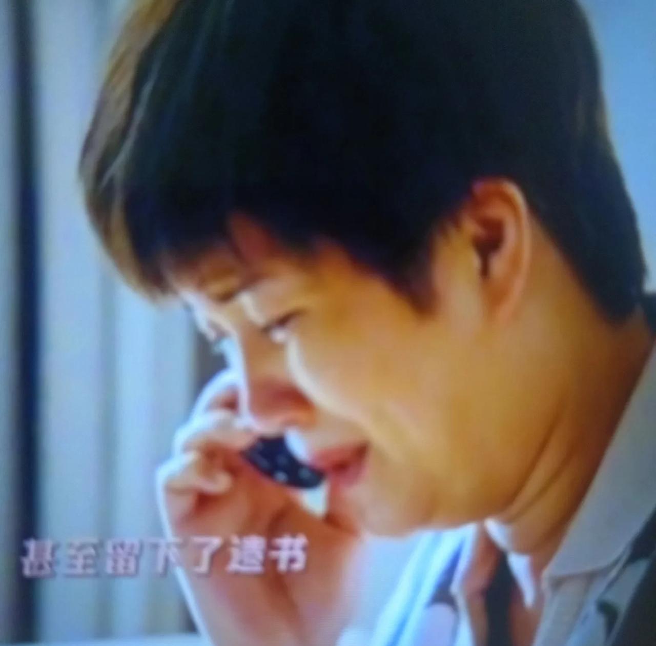 《利剑玫瑰》
郑薇薇怀孕了，她要自sha，这下可把妈妈吓坏了，
她打电话给邓妍，