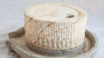 资本狂欢与民间困局：古玩江湖的冰火两重天 ——当金融资本重构艺术价值，民间藏家如何破局？