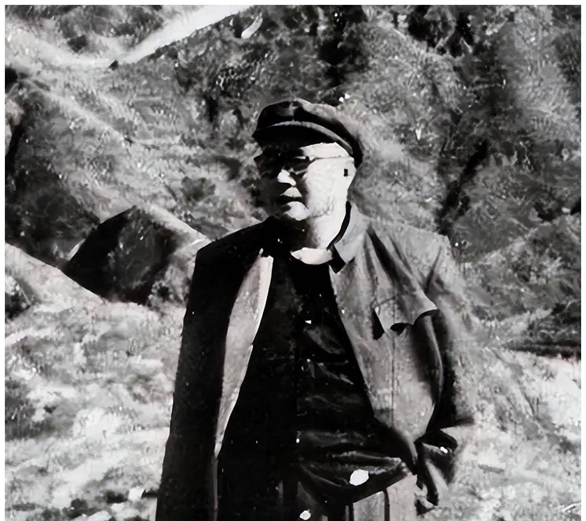 1970年的一个深夜，许世友特意喊来肖永银，让他赶紧去接一个人。这个人在当时身份