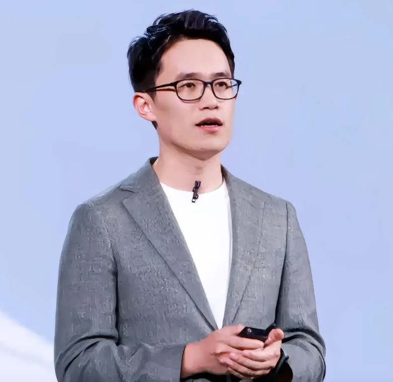 有人说

王腾能有什么坏心思呢？

他只是把“爆料”当习惯了。  过去总在微博上