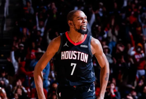 NBA常规赛，马刺将对阵火箭。
马刺球员维克托-文班亚马接受了记者采访，谈到了火