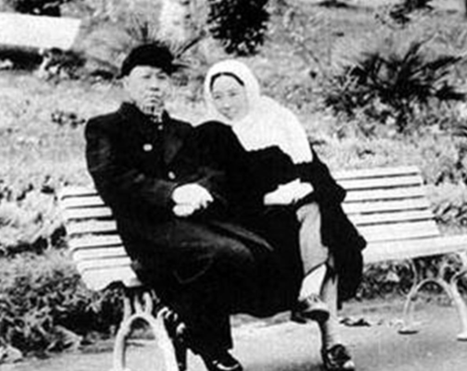王光美晚年写道：我曾经也不理解毛主席，后来，随着时间的流逝，社会的变迁，我渐渐理