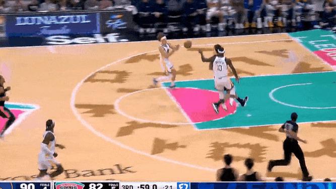 霍福德三分&巴特勒上篮领先10分，勇士第三节单节已得43分