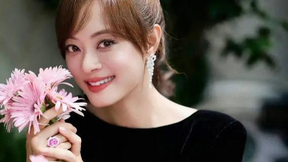 扎单马尾的元气和高级感