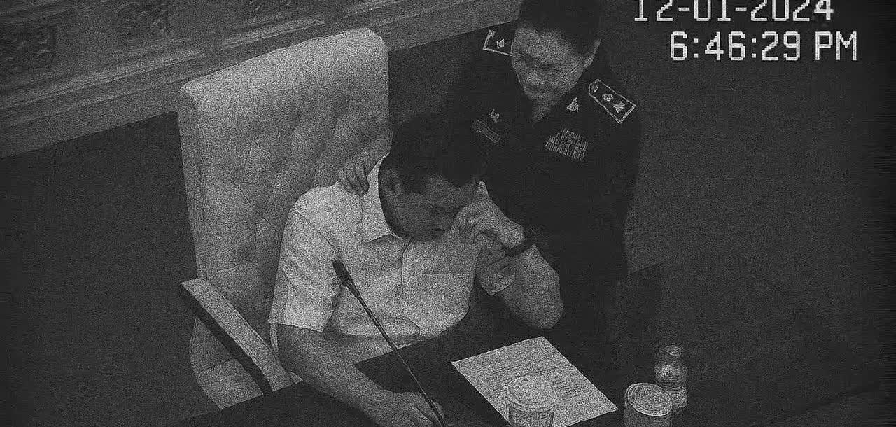 自从泰国跟柬埔寨发生边境冲突，很多泰国人就辱骂柬埔寨的洪森亲王，一点都不尊重。
