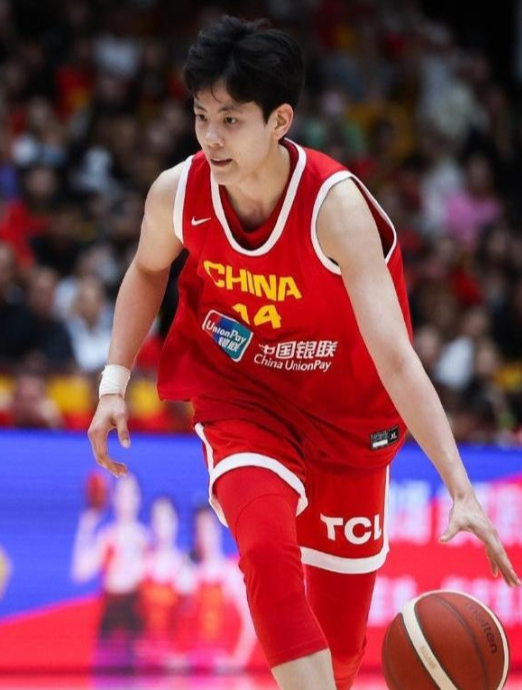 中国女篮这两场打波黑，赢了113分！

李梦伤缺、李月汝去WNBA，本来怕进攻没