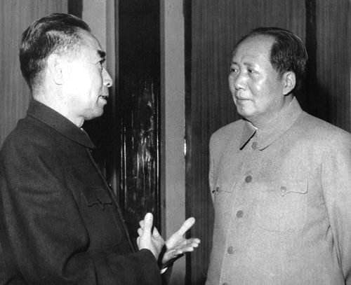 苏联与新中国建交，周总理很高兴，毛主席却皱起了眉头