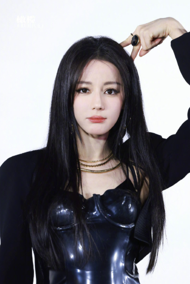 迪丽热巴也跳抖肩舞了！