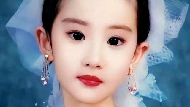 刘亦菲八岁时得过童模冠军，网友：“真从小美到大”