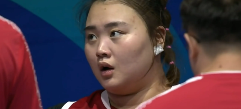 看了世界大学生运动会中国女篮与日本女篮的比赛，女篮姑娘一鼓作气，以75比70战胜