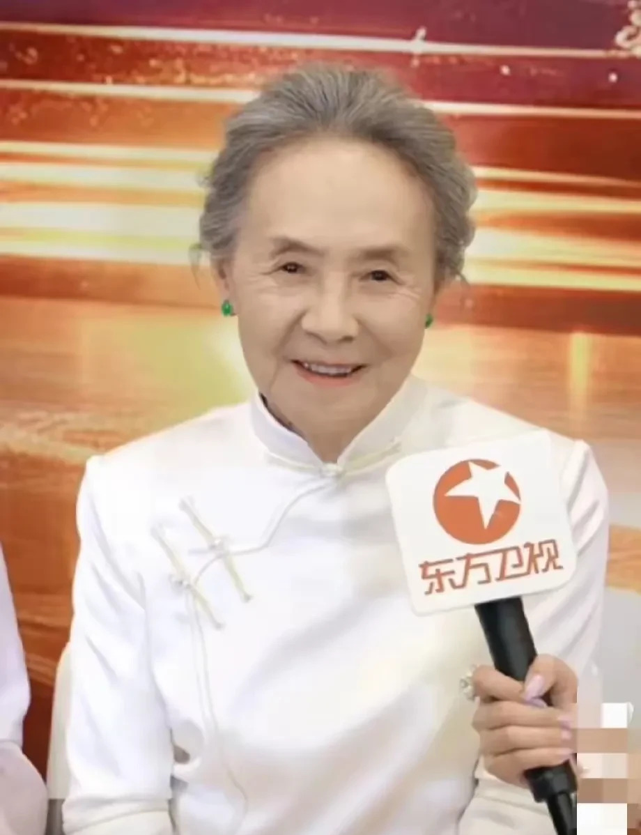 吴彦姝夸赞刘亦菲演技











我的天哪！吴彦姝竟然公开表示刘亦菲演