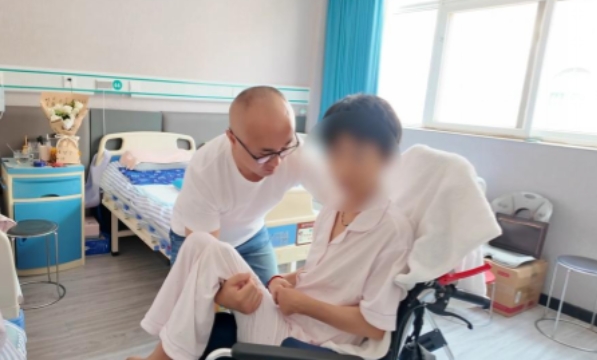 “天生坏种？”近日爆出浙江永康，一女子遭到19岁歹徒入室抢劫，为保护13岁女儿，