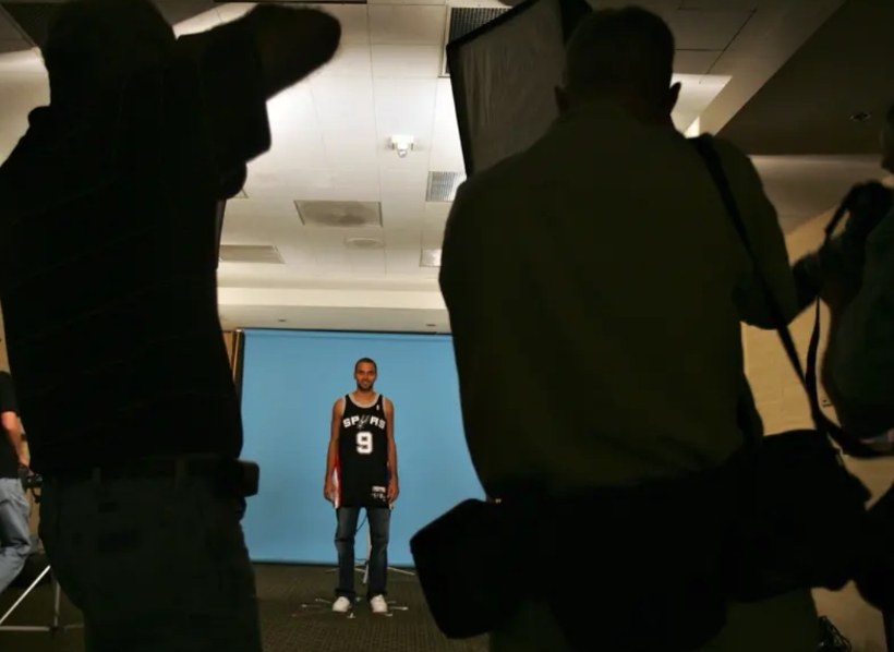 马刺输给势头正盛的黄蜂队，也不算冤。毕竟西部强队都被黄蜂暴揍过，马刺不跟上，有点