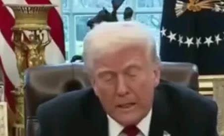 特朗普在苏格兰：我对欧洲说两件事。停止风车。我是认真的。太难过了。你飞过去，你看