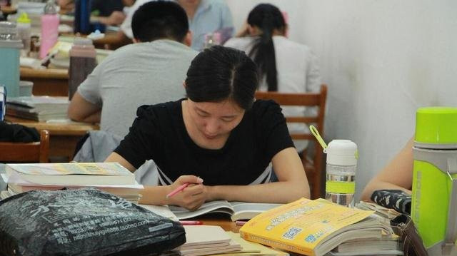 大批高校被集体“放鸽子”，新生拒收录取通知书，实属罕见！