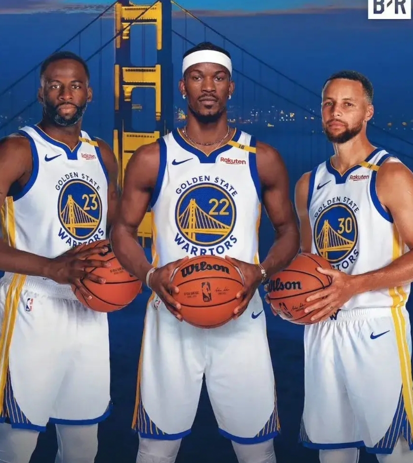 本来吉米巴特勒死活不想去勇士的，但是勇士老板大手一挥，给了2年1.21亿！

这