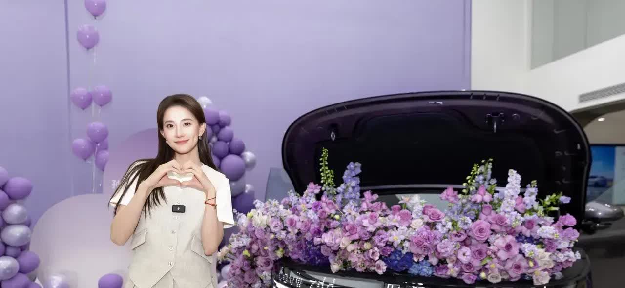 这就是现实啊!
电车30万:使用10年，电费1万，卖1.5万;
油车30万:
