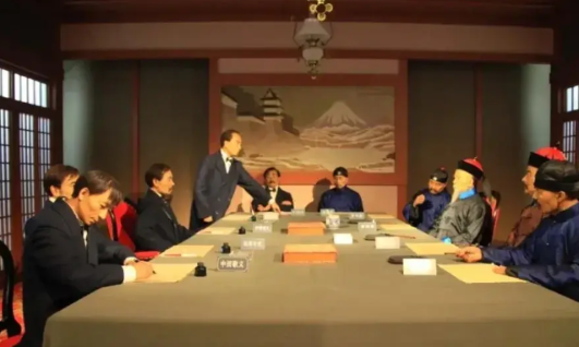 大清年间的中国，那跟现在的印度一样抽象，武器就是标准的万国造。当年在打完甲午战争