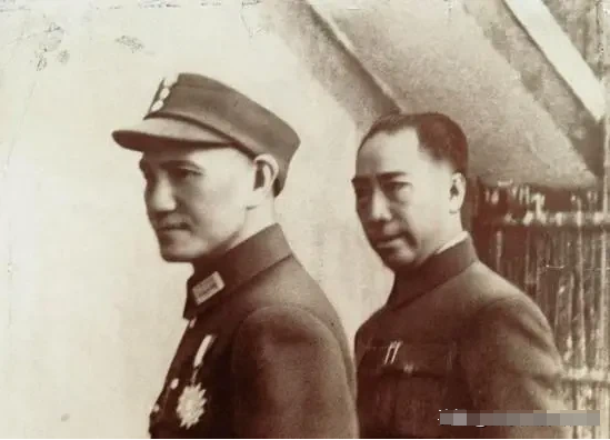 1942年，国民党河南督察专员韦孝儒被人绑架后活埋。蒋介石闻讯大怒，让蒋鼎文严查