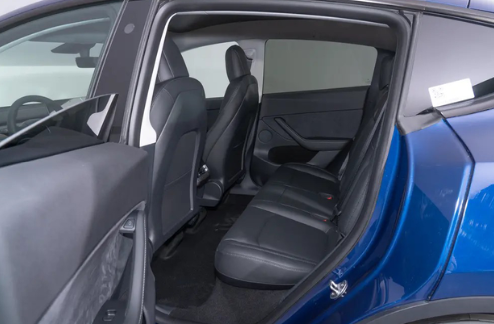 model y根本不适合家用

上周去试驾了y，后排坐垫也太短了吧，一点也不舒服