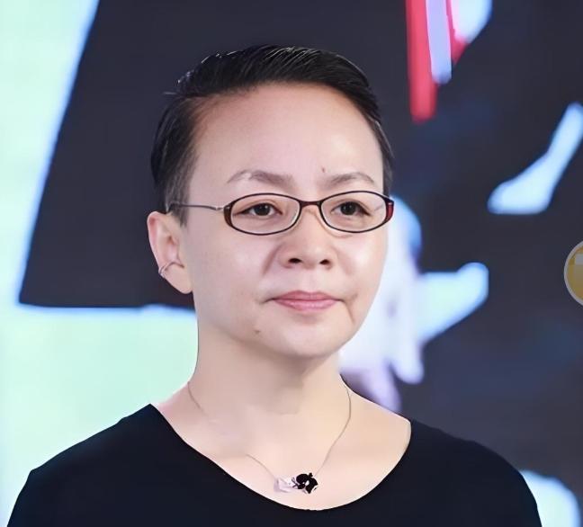 宋丹丹说：“2017年，我和章子怡在一个节目发生过矛盾，回到家里，我越想越气，就