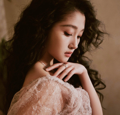 姐今天的造型真的可以给到一个夯