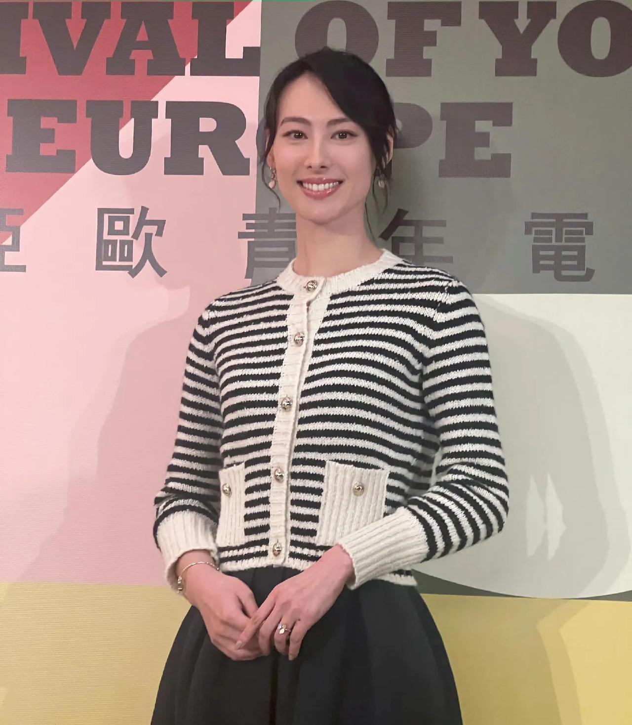 其实梁洛施从来没有退出过娱乐圈，只是复出几次都失败告终，这几年不仅拍的电影没啥反