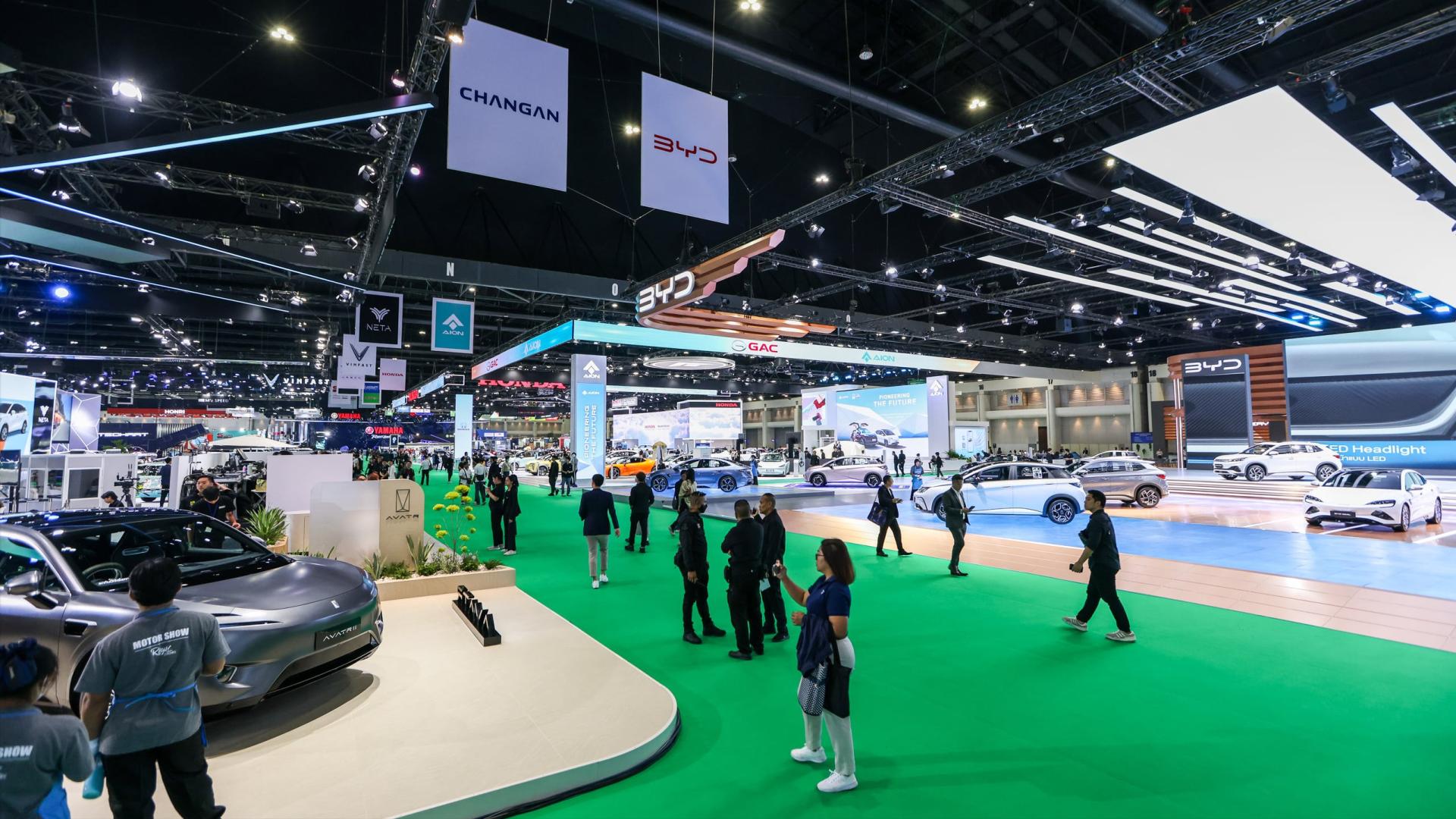 中国车企在2025年的全球销量将首次超越日本！