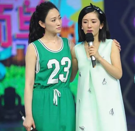 2011年，谢娜结婚时，李小冉放下手里所有的工作，特意赶飞机去参加婚礼。没想到，