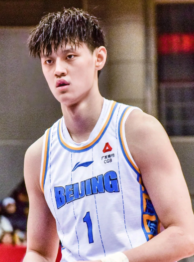 什么叫前锋的“持球能力”
大家是怎么评价一个球员“没有持球能力”的？曾凡博说没有