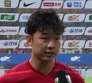 严鼎皓成都蓉城现役主力替补球员，正宗的川娃子，网传因打不上主力想再次出川漂泊。